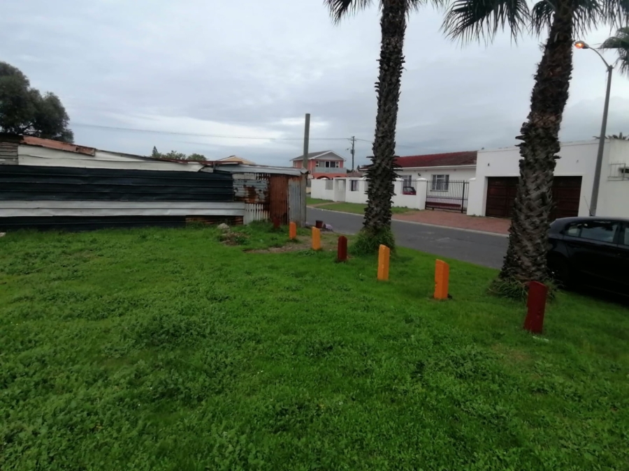  Bedroom Property for Sale in Grassy Park Western Cape